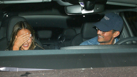 ‘Aşksız’ evliliği bitti, üzüntüsü çok kısa sürdü… Genç sevgilisiyle yüzü yeniden güldü