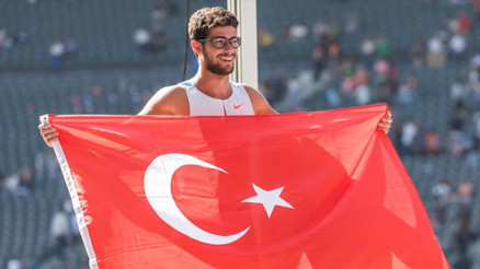 Türk atlet Ersu Şaşma Berlin’de parladı Türk atlet Ersu Şaşma Berlin’de parladı