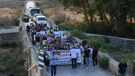 Gülden Coninin ailesi katledilen tüm çocuklar için yürüdü