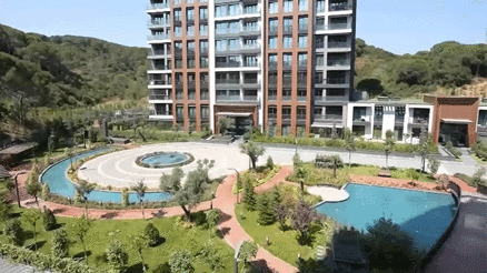 Ünlü sanatçı evinin kapılarını açtı Güne kuş sesleriyle başlıyor...