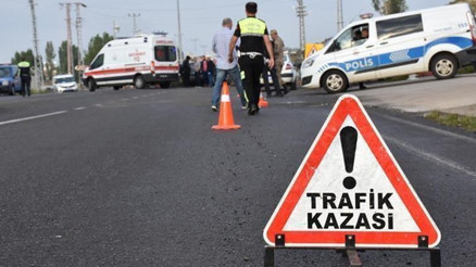 Askeri personel servisi devrildi: 13 yaralı