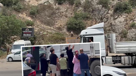 Hayırsever esnaf kamyonla getirtip vatandaşa dağıttı