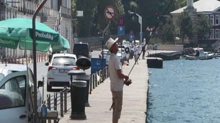 Adil Tek: İstanbulda hafif yağış olasılığı var; yüksek sıcaklıklar devam edecek Adil Tek: İstanbulda hafif yağış olasılığı var; yüksek sıcaklıklar devam edecek
