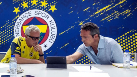 Fenerbahçede sol kanat için arayış sürüyor