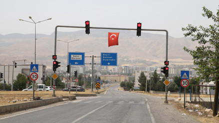 İlçede sıcaklık 47 dereceyi aştı Sokaklar boş kaldı | Ömrümce böyle bir sıcaklıkla karşılaşmadım