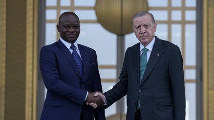Gabon Cumhurbaşkanı Ankarada | Erdoğan, resmi törenle karşıladı
