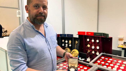 Sultan 2. Abdülhamid tarafından kullanılıyordu... Ankarada 4 bin dolara satıldı | O dönem sadece 100 adet üretildi Sultan 2. Abdülhamid tarafından kullanılıyordu... Ankarada 4 bin dolara satıldı | O dönem sadece 100 adet üretildi