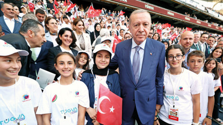 Gençlere büyük ve güçlü Türkiye