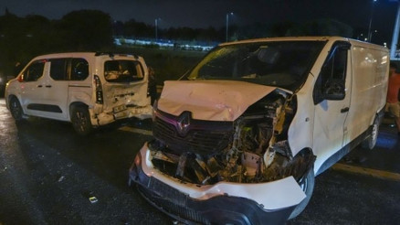 İstanbul’da 16 aracın karıştığı zincirleme trafik kazası 6 kişi yaralandı