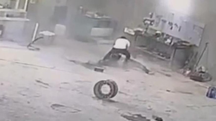 Iğdırda feci ölüm Hava basılan lastik patladı