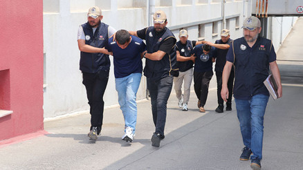 Adanada aranan 2 firari FETÖ hükümlüsü yakalandı