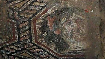 Papanın geleceği İznikte Roma dönemine ait mozaik ve mezarlar bulundu