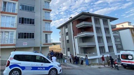 Cezaevinden izinli çıkıp, eşinin evini ateşe verdi