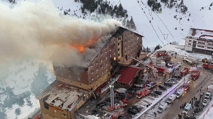 78 kişinin hayatını kaybettiği yangın faciası davasında yeni gelişme: Bakanlık başmüfettişi hakkında soruşturma izni 78 kişinin hayatını kaybettiği yangın faciası davasında yeni gelişme: Bakanlık başmüfettişi hakkında soruşturma izni