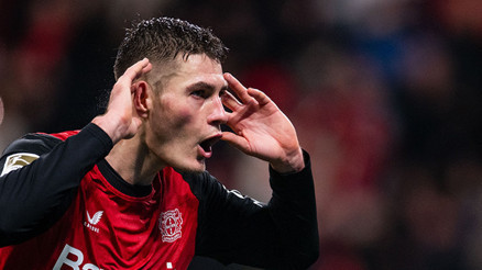 Bayer Leverkusen, Patrik Schickin sözleşmesini uzattı