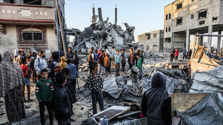 İsrail askerleri yardım bekleyenlerin üzerine ateş açtı: Gazzede 26 Filistinli öldürüldü