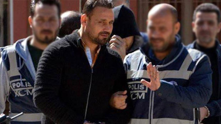 Sahte e-imza çetesine operasyonda yeni ifade... Öğrencisini başkalarının yerine sınava sokmuş Sahte e-imza çetesine operasyonda yeni ifade... Öğrencisini başkalarının yerine sınava sokmuş