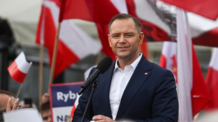 Polonyanın resmen yeni cumhurbaşkanı oldu