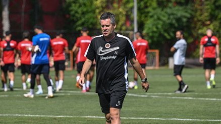 Gençlerbirliği teknik direktörü Hüseyin Eroğlu, taraftarlardan sabır bekliyor Gençlerbirliği teknik direktörü Hüseyin Eroğlu, taraftarlardan sabır bekliyor