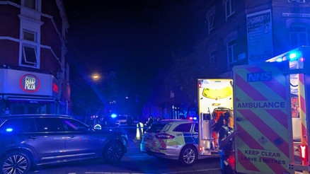 Londra’da silahlı saldırıya uğrayan Erdal Özmen adlı kişi hayatını kaybetti Londra’da silahlı saldırıya uğrayan Erdal Özmen adlı kişi hayatını kaybetti