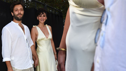 Kısa süre önce evlenmişlerdi... Bebek mi geliyor Kısa süre önce evlenmişlerdi... Bebek mi geliyor