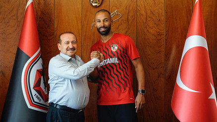 Gaziantep FK, Nazım Sangareyi kadrosuna kattı