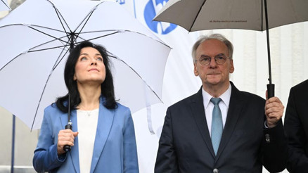 En kıdemli eyalet başbakanı çekiliyor