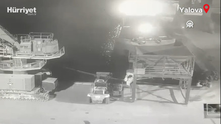 Halit Yukayın teknesine çarptığı ileri sürülen geminin görüntüleri kamerada