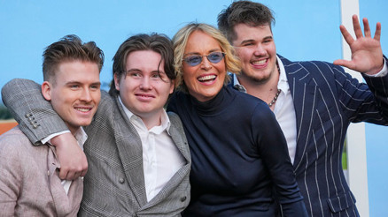 Üç evlatlık çocuğu acılı hayatının en büyük neşesi…