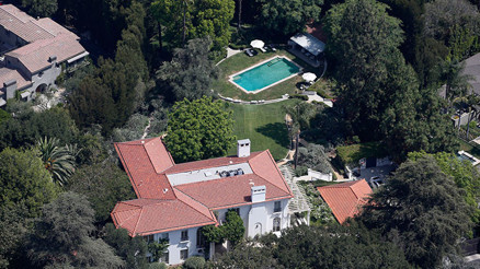 Sekiz yıl boşanabilmek için uğraştı… Ruhu da bedeni de çok yorgun… Güzelim evini satıp yurt dışına taşınacak