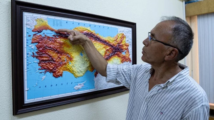 Doç. Dr. Özmen: Türkiye, 17 Ağustos depreminden bu yana 448 bin kere sallandı
