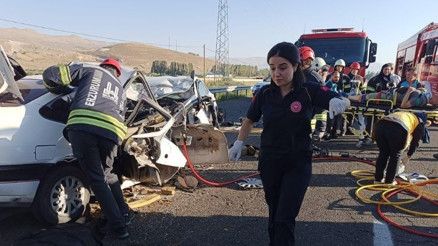 Şerit ihlali faciaya neden oldu, çok sayıda ölü ve yaralı var