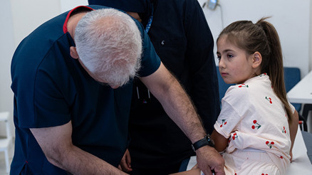 Gelin ve damadın ilk dansında facia | Küçük Elifin üzerine döküldü; 7 ayrı operasyon geçirdi Gelin ve damadın ilk dansında facia | Küçük Elifin üzerine döküldü; 7 ayrı operasyon geçirdi