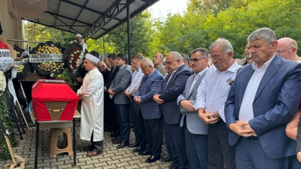 Eski Bakan Hasan Akyol, toprağa verildi