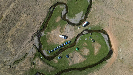 Mendereslerin arasında kamp keyfi