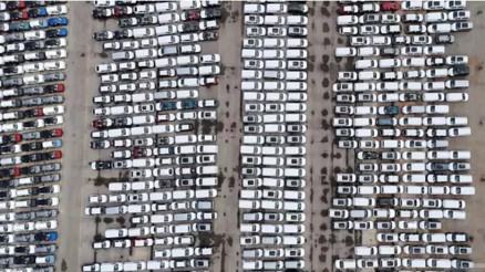 Haydarpaşa Limanı’nda binlerce ithal sıfır araç böyle görüntülendi