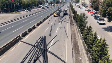 Dilovası’nda TIR’daki profiller yola düştü İstanbul istikameti ulaşıma kapandı