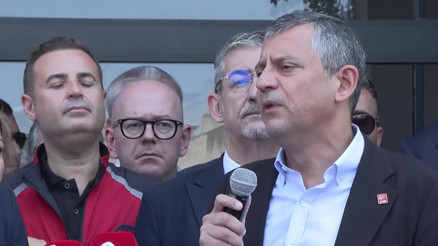 Özgür Özel, 6.lik depremin yaşandığı Sındırgıyı ziyaret etti