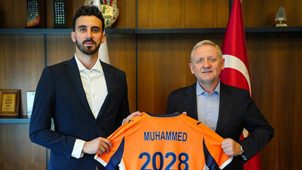 Başakşehir, Muhammed Şengezerin sözleşmesini uzattı