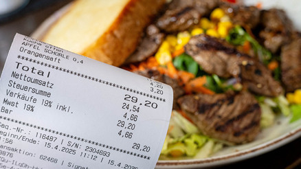 Gastronomideki fiyat artışı tüketiciyi tasarrufa itti Gastronomideki fiyat artışı tüketiciyi tasarrufa itti