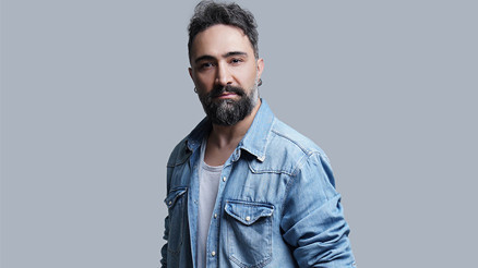 Marşların aranan ismi Selçuk Abay Bir Gülüş Bana Yeter ile gülümsetti