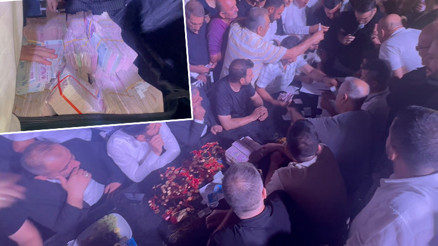 Aşiret düğününde kilolarca altın takıldı