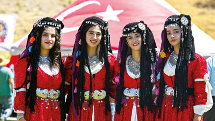 Erdoğan ve Bahçeli gidiyor… Kabine Ahlat’ta toplanıyor