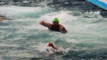 Boğaz’da kaybolan Rus sporcuyu yanlış tarafa yüzdüğü için uyaran yarışmacının bilgisine başvuruldu Boğaz’da kaybolan Rus sporcuyu yanlış tarafa yüzdüğü için uyaran yarışmacının bilgisine başvuruldu