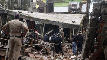 Hindistanda bina çöktü: 15 kişi öldü