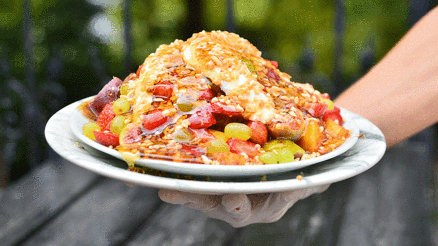 Saray mutfağından ilhamla hazırlanan ballı-kaymaklı meyve ile sofralar tatlandırılıyor