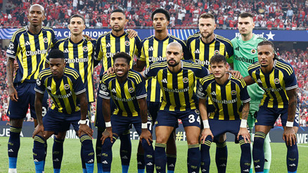 Fenerbahçe’de Benfica yenilgisi ağır oldu 7 futbolcu satılık listesinde Fenerbahçe’de Benfica yenilgisi ağır oldu 7 futbolcu satılık listesinde