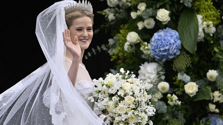 Yaz mevsimine nokta koyan düğün... Evlenmek için bir yıl beklediler...Damat uzaklardan geldi