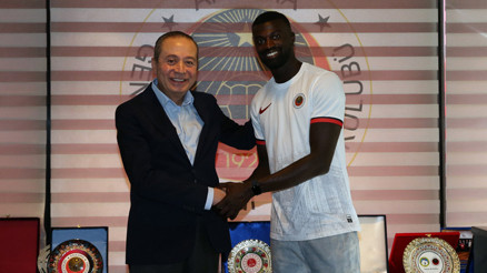 Gençlerbirliği, Senegalli golcü MBaye Niangı transfer etti