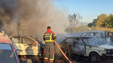 Yediemin deposunda yangın Araçlar cayır cayır yandı